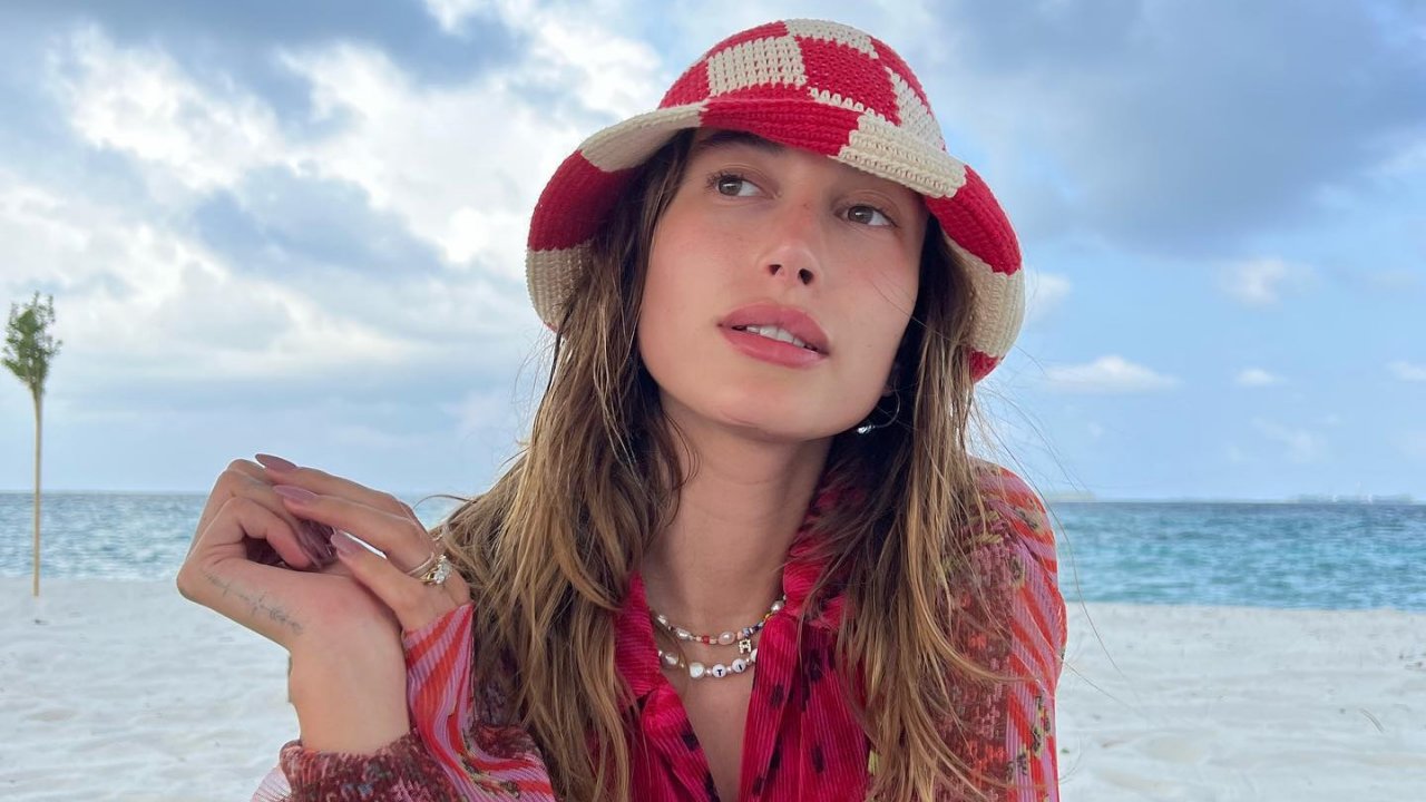 Hailey Bieber, esposa de Justin Bieber, é internada com danos cerebrais