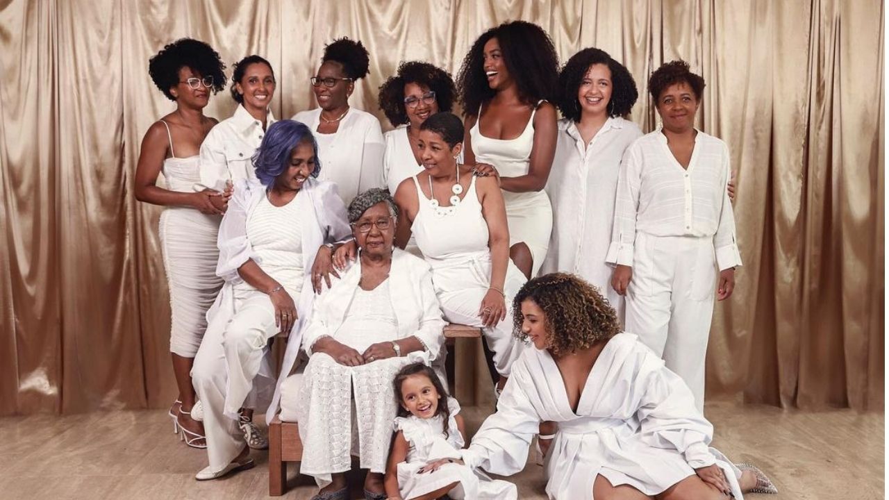 No Dia Internacional da Mulher, Iza celebra sua família: “Me ensinaram”