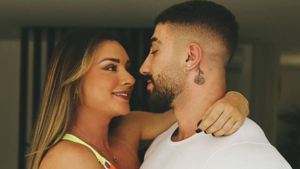 Juju Salimeni faz declaração de seis meses de namoro: ”Sabe o pior de mim”