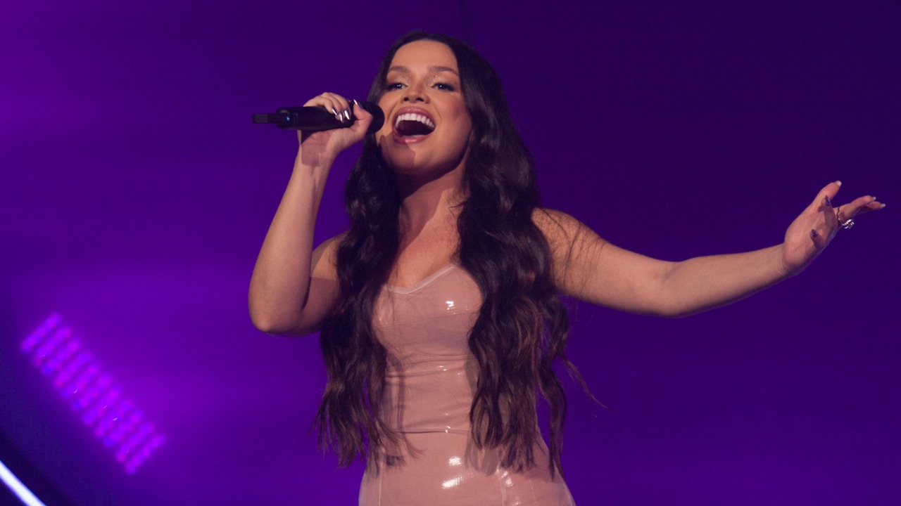 Juliette homenageia Marília Mendonça em primeiro show de sua turnê e celebra: ”Ainda em êxtase”