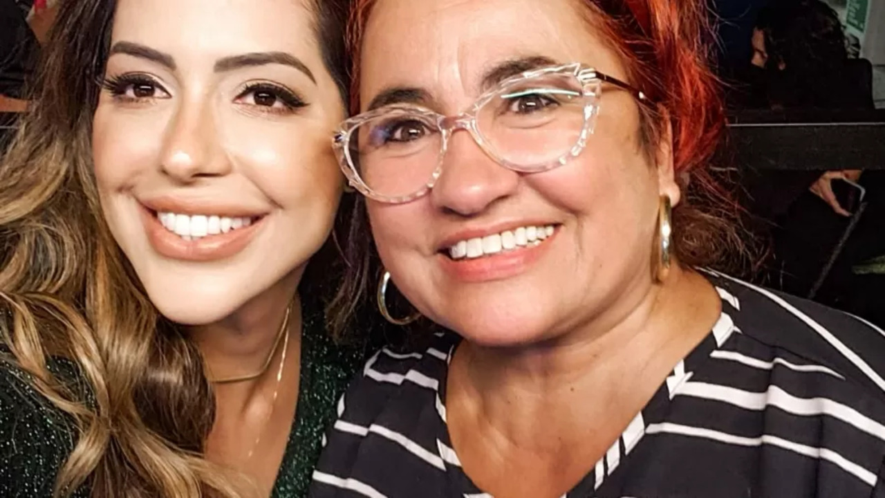 No Domingão, Laís Caldas conhece mãe de Gustavo e recebe recado da sogra: ”Você que lute”