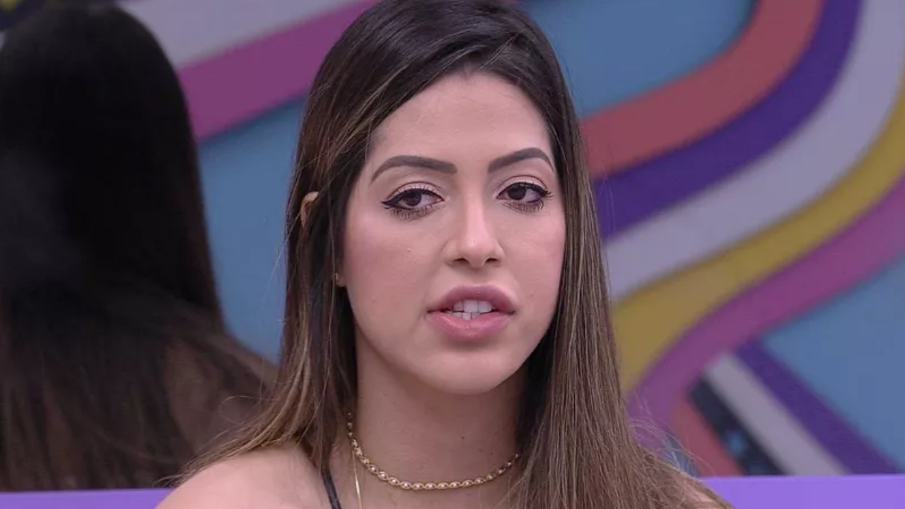 BBB 22: Laís especula discurso de eliminação: ”Calma, mulheres. Hoje, vocês ficam”