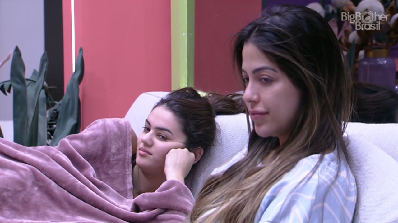 BBB 22: Natália se sentindo mal, promessa de anjo ‘icônico’ e planejamento de votos; confira o que rolou