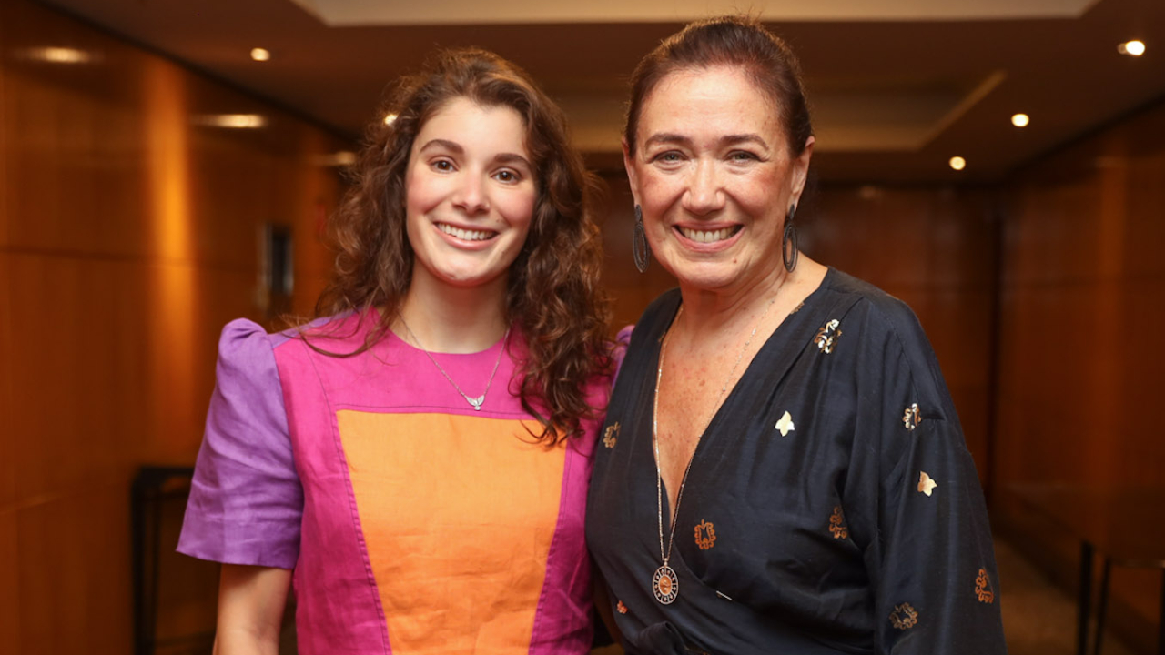 Famosos prestigiam Lilia Cabral e sua filha, Giulia Bertolli, em estreia de peça teatral