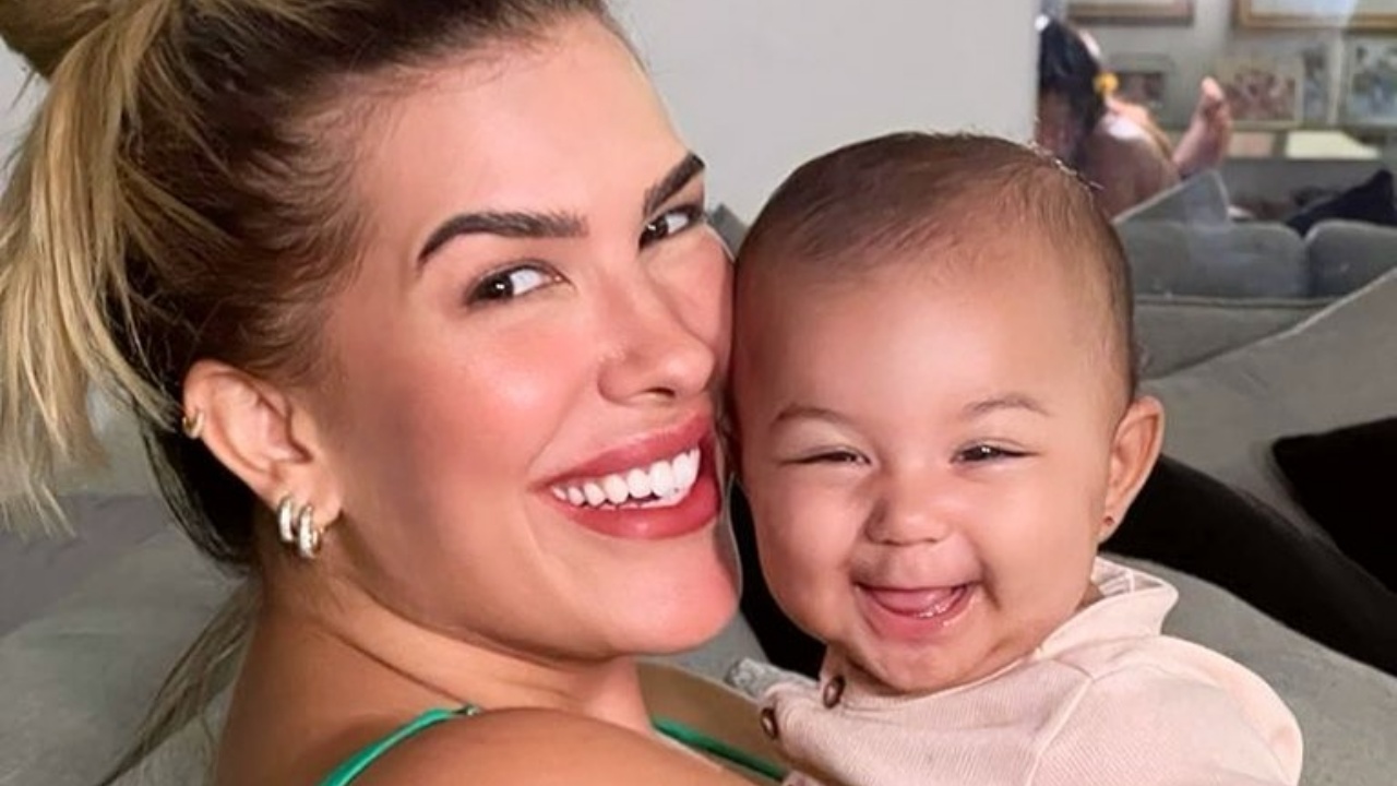 Lorena Improta se derrete ao mostrar a filha vestida de baiana: ”Mais linda”