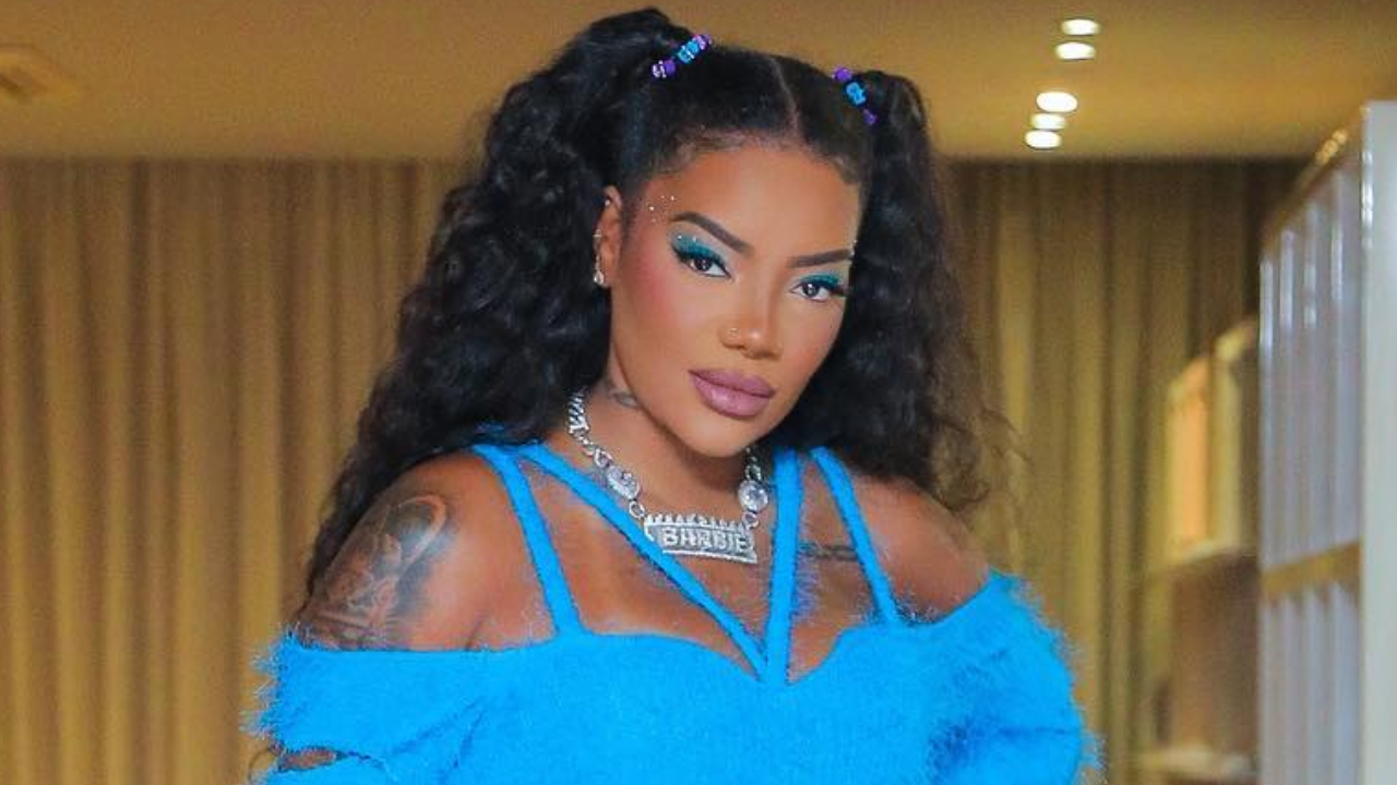 Com cabelo natural, Ludmilla aproveita passeio de barco e coleciona elogios: ”Perfeita”