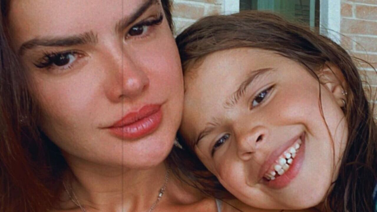 Mirella Santos encanta ao fazer coreografia de dança com a filha