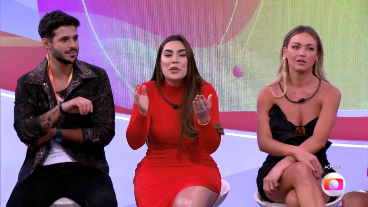 Naiara Azevedo é detonada em reunião de ex-BBBs no estúdio do reality