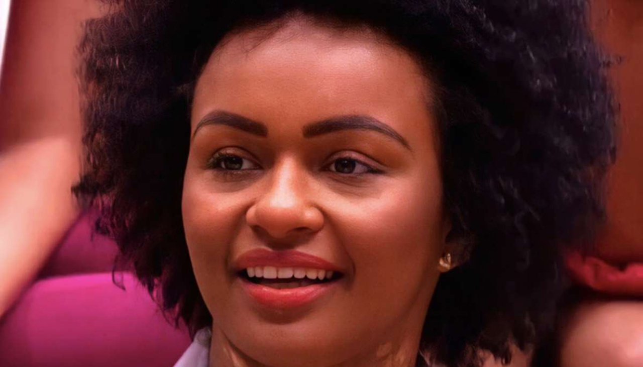 BBB 22: Natália coloca biquíni fio dental e bumbum arranca suspiros