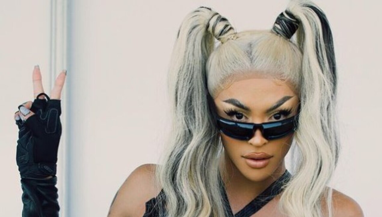 Com look preto, Pabllo Vittar marca presença no Chile em apresentação no festival Lollapalooza