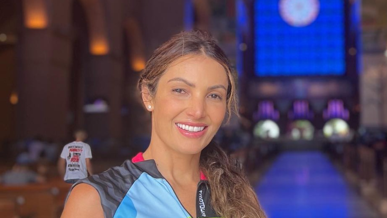 De bicicleta, Patrícia Poeta pedala até Aparecida do Norte: ”Um domingo abençoado”