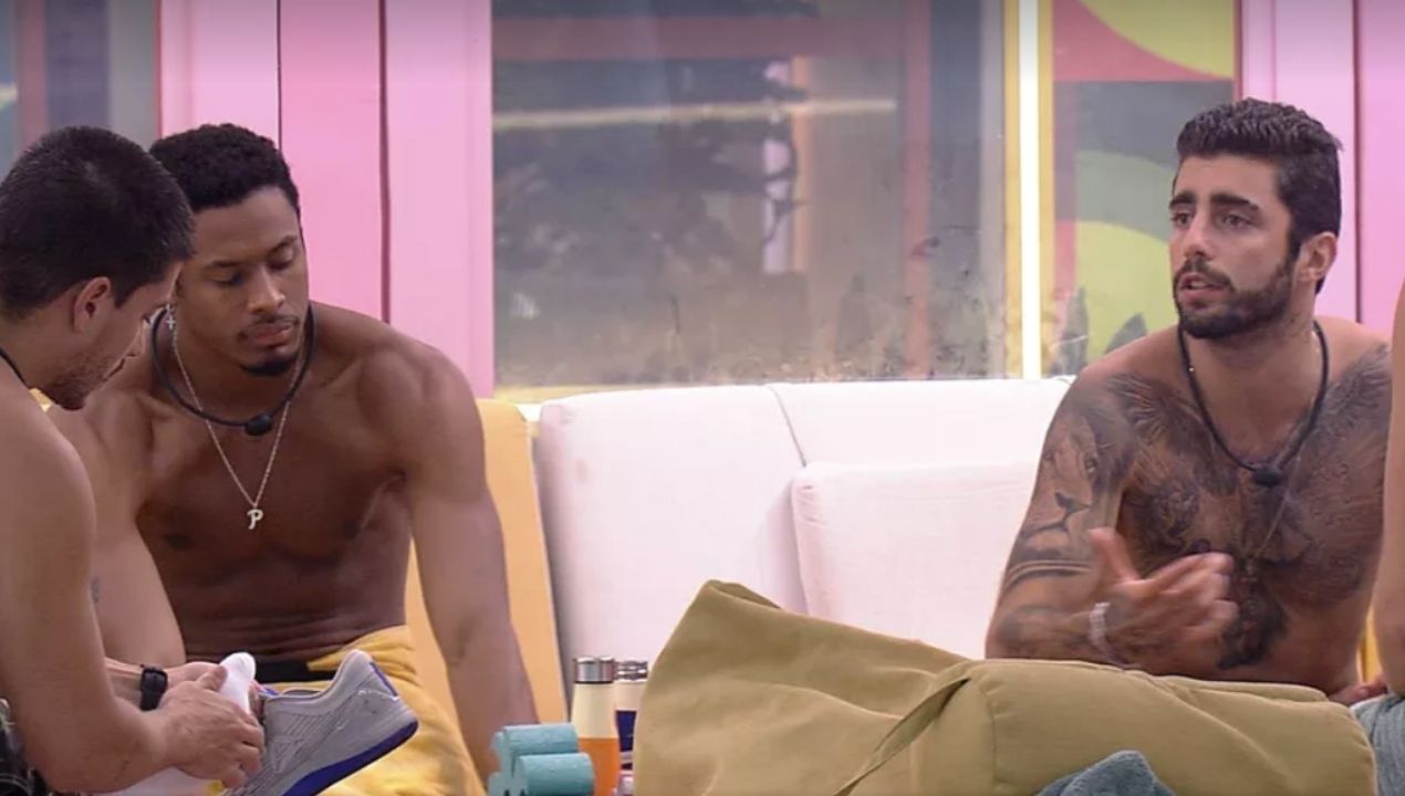 BBB 22: Após discussão, Pedro Scooby tenta selar a paz entre Arthur e Gustavo: “Vamos resolver nossas diferenças”