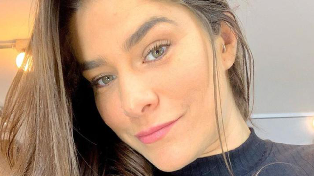 Priscila Fantin surge de biquíni e recebe elogios dos fãs: ”Lindíssima”