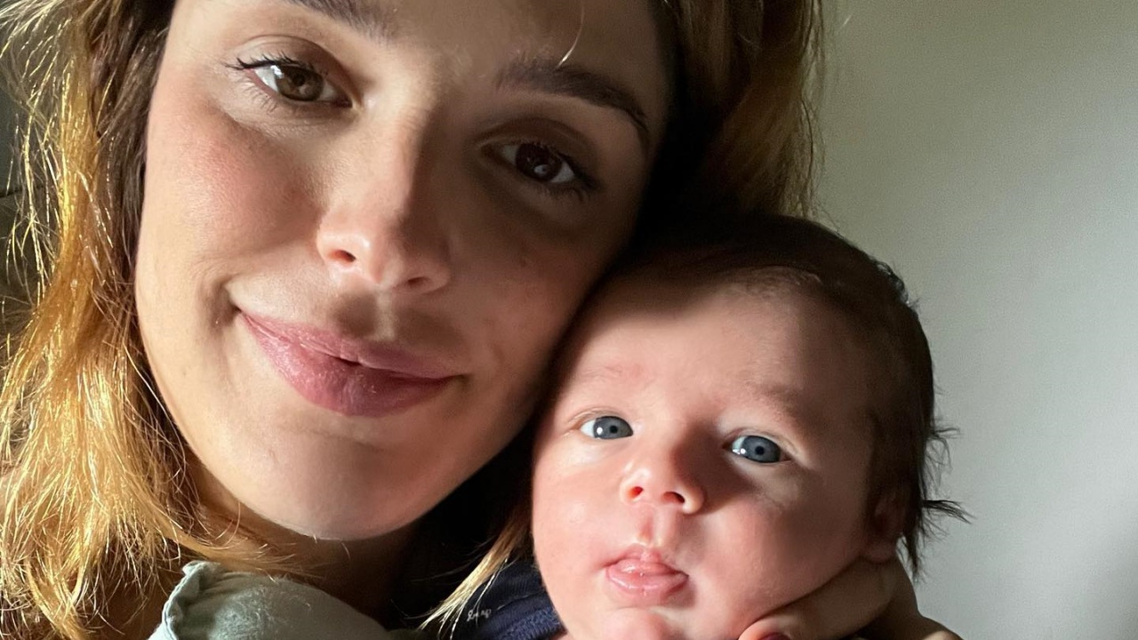 Rafa Brites celebra primeiro mês do filho caçula, Leon: ”Te amo infinito”
