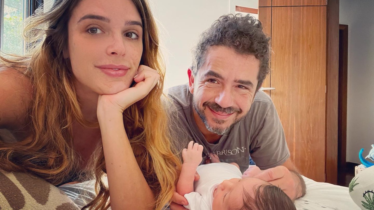 Rafa Brites posta foto fofa de Felipe Andreoli com o filho recém-nascido: ”Assim eu me derreto toda!”