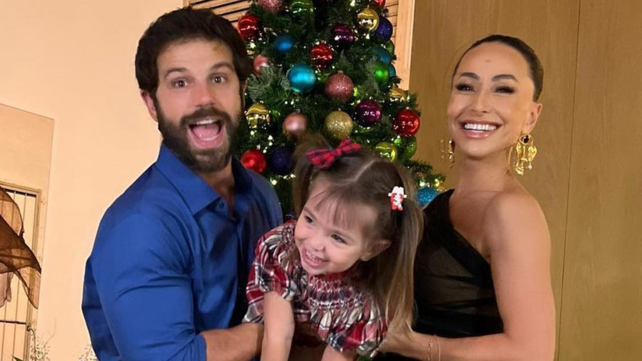 Sabrina Sato, Duda Nagle e Zoe posam na frente de arco-íris: ”Família linda”