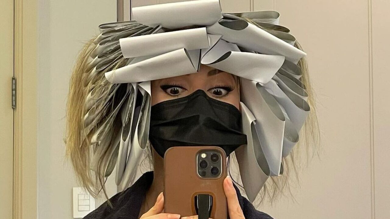 Sandy mostra antes e depois de transformação de seu cabelo: ”Primeiro tem que ser medusa”