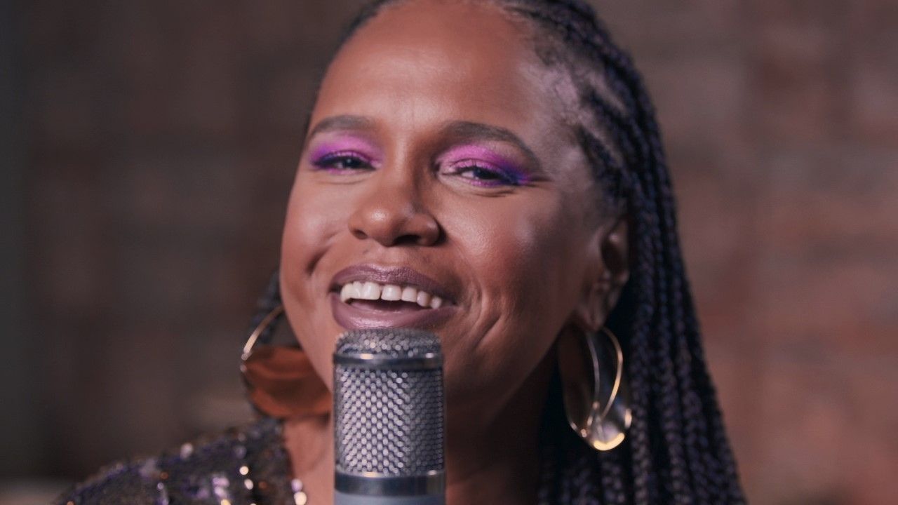 Teresa Cristina é a primeira mulher a gravar samba da Globeleza: “Reparação histórica”