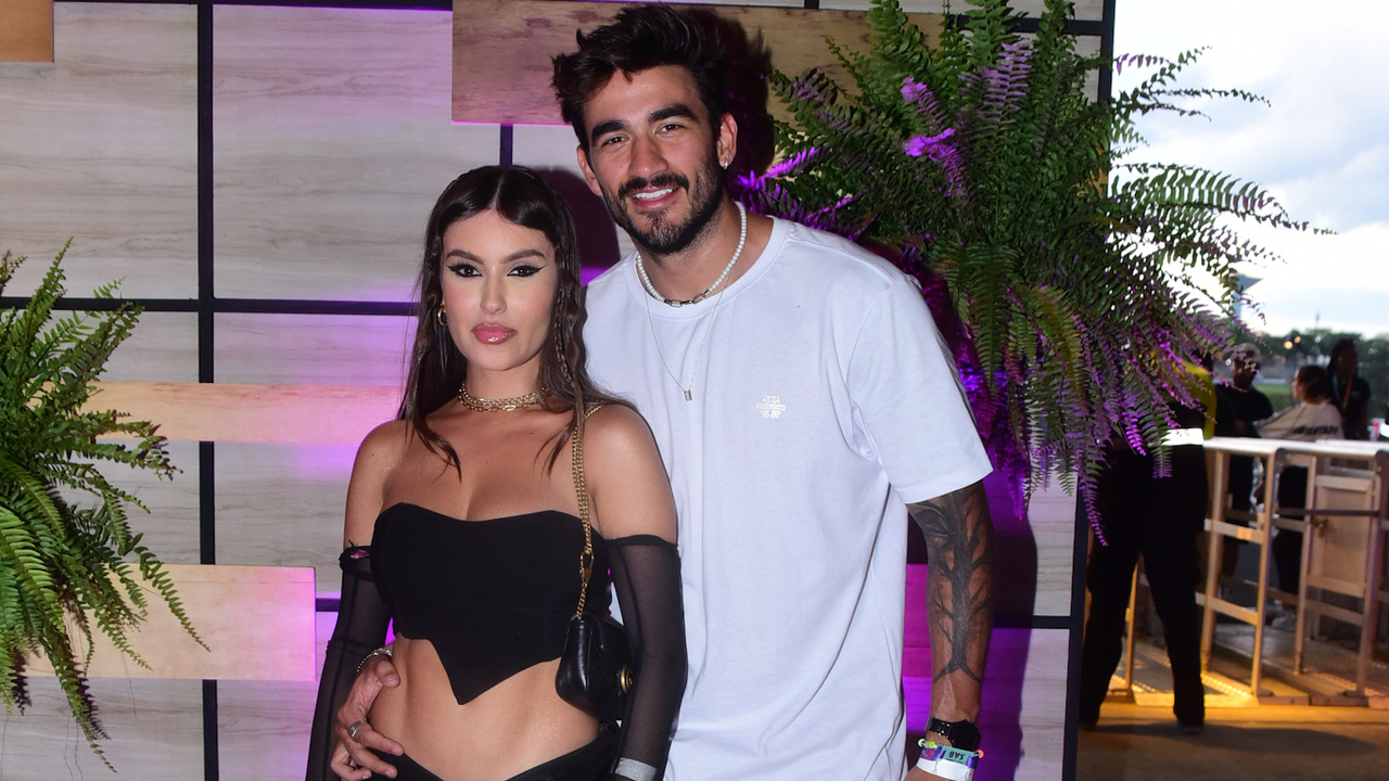 Assumiram? Thais Braz e Gui Napolitano beijam muito no Lollapalooza