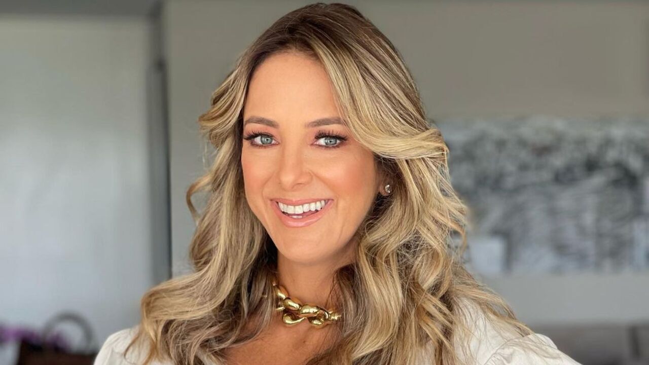 Ticiane Pinheiro aposta em combinação colorida para gravação e conquista: ”Arrasou demais!”