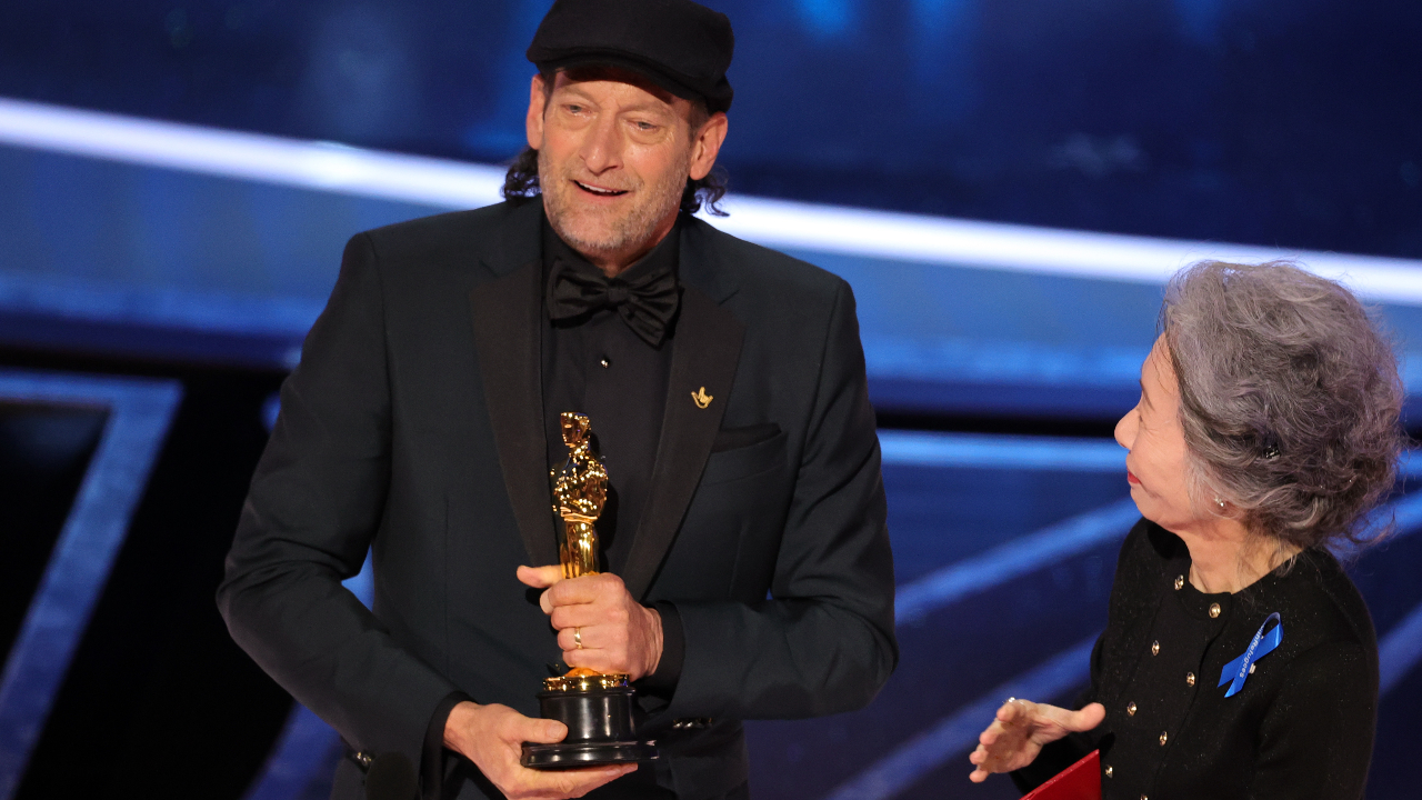 Troy Kotsur é o primeiro ator portador de surdez a ganhar Oscar de Melhor Ator Coadjuvante