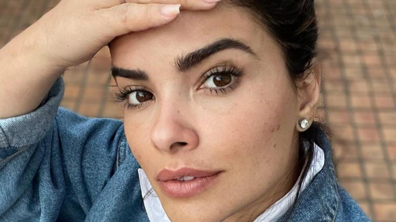 Vanessa Giácomo surpreende ao exibir corpão escultural na praia