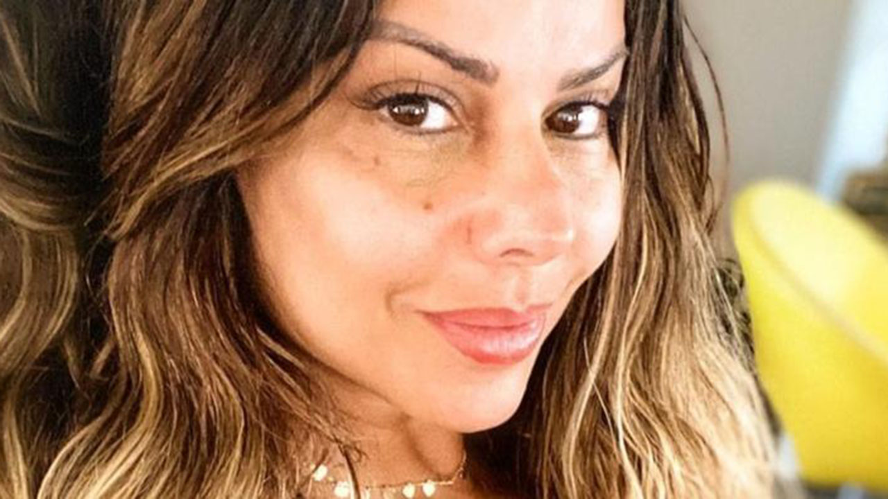 Grávida, Viviane Araújo treina e samba para manter a forma
