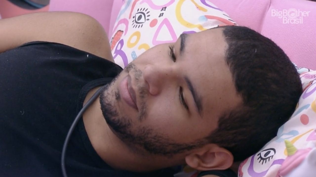 BBB 22: Depois do jogo da Discórdia, Vyni desabafa no quarto Lollipop: “Me senti machucado”