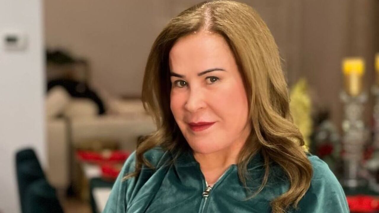 Zilu Camargo esbanja sensualidade ao surgir de look de oncinha