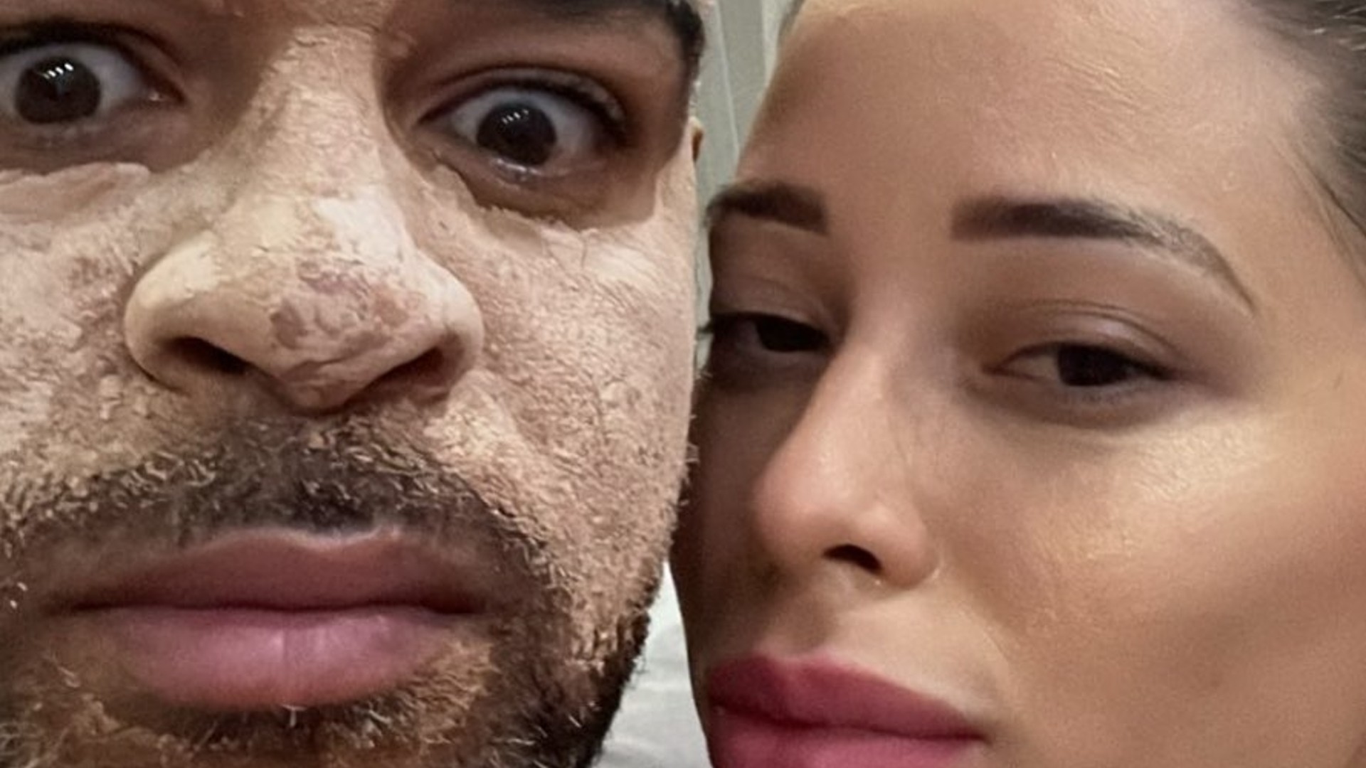 Adriano Imperador faz tratamento de beleza após se casar no civil com Micaela Mesquita