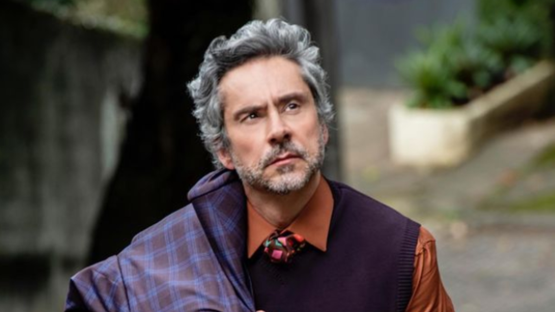 Alexandre Nero curte postagem que ironiza atuação de Jade Picon em novela