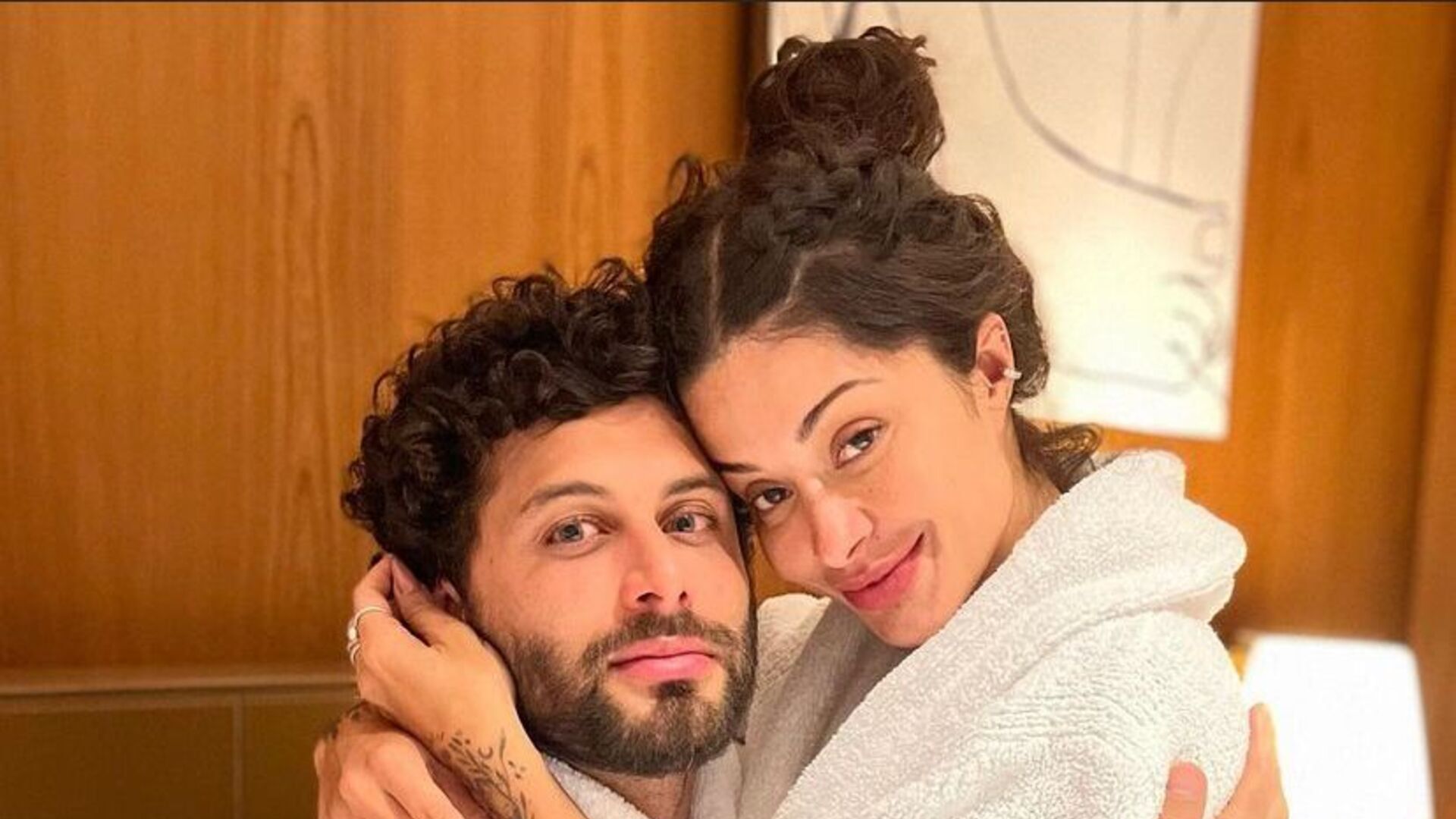 Aline Campos e Jesus Luz anunciam que estão esperando primeiro filho do relacionamento