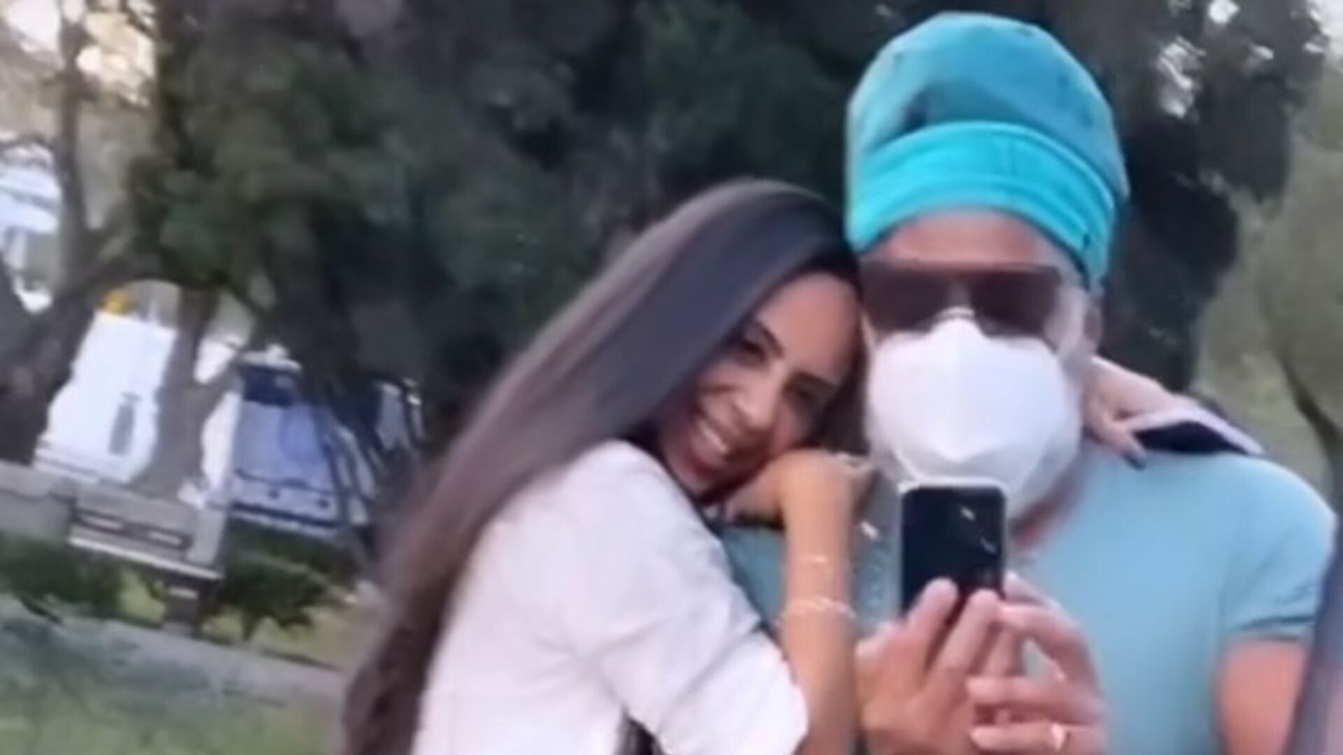 Esposa de Carlinhos Brown, Danielle Barvanelle compartilha fotos raras ao lado do cantor