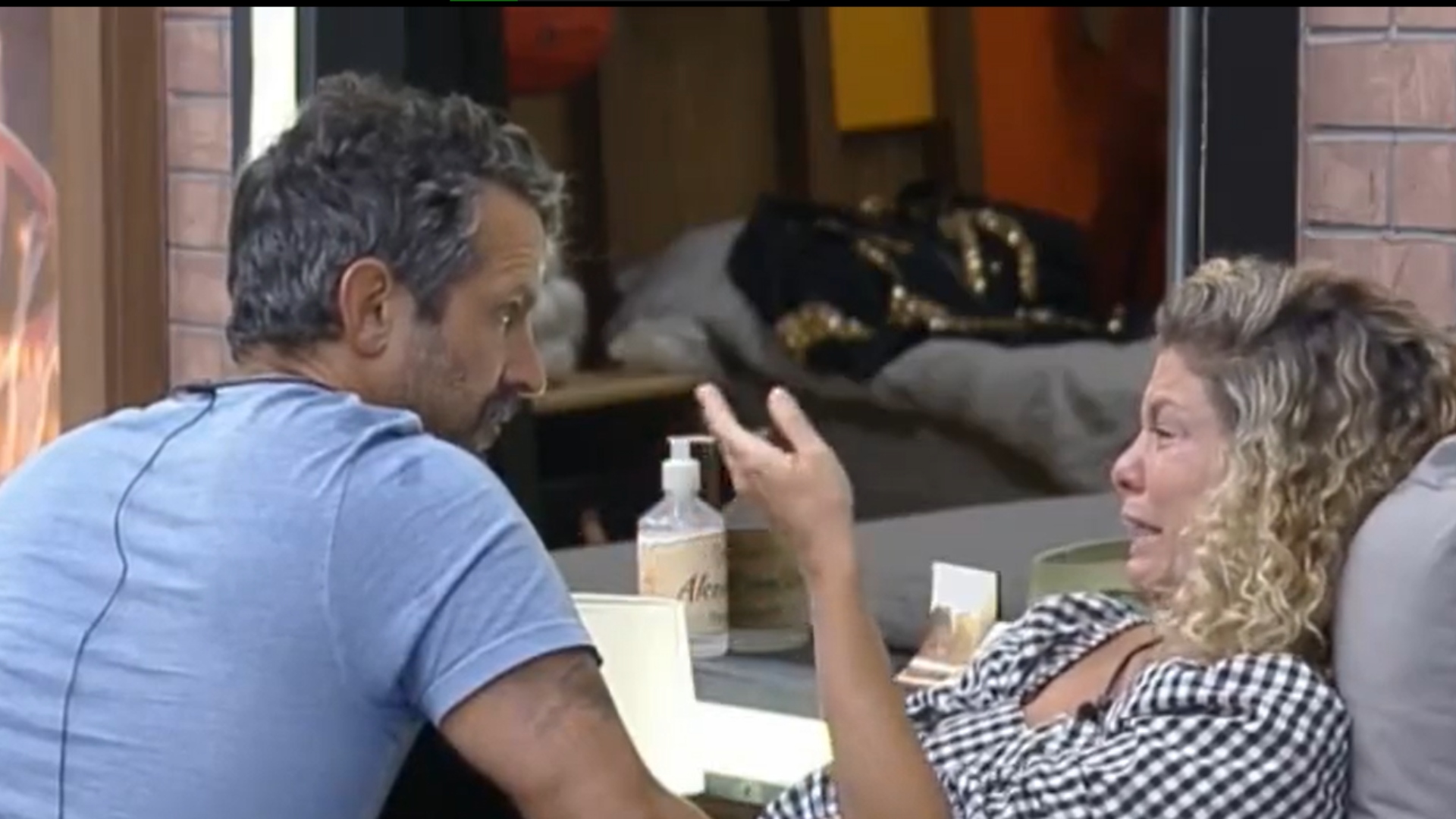 A Fazenda 14: Bárbara Borges se desespera ao perder aliada após eliminação