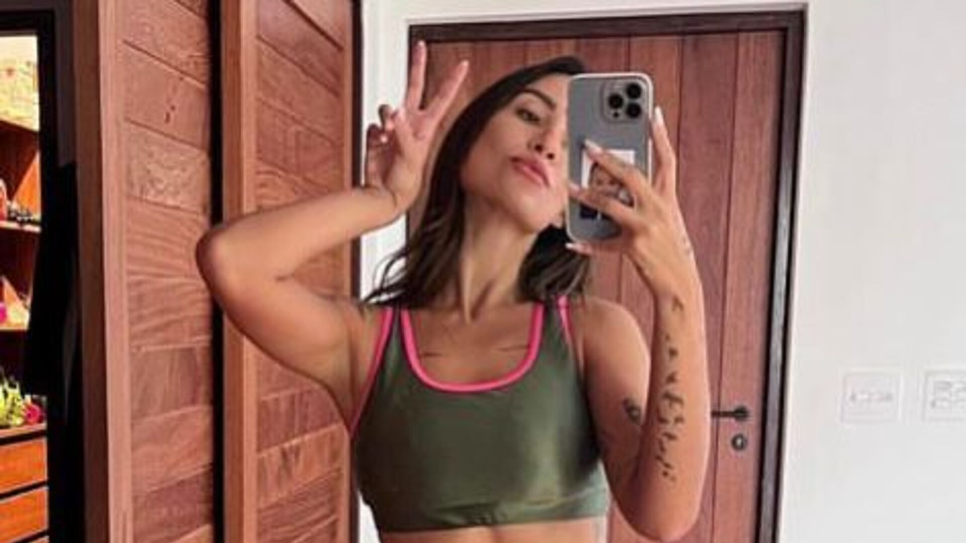 Colocando o tanquinho para jogo, Bianca Andrade compartilha fotos de momentos em casa