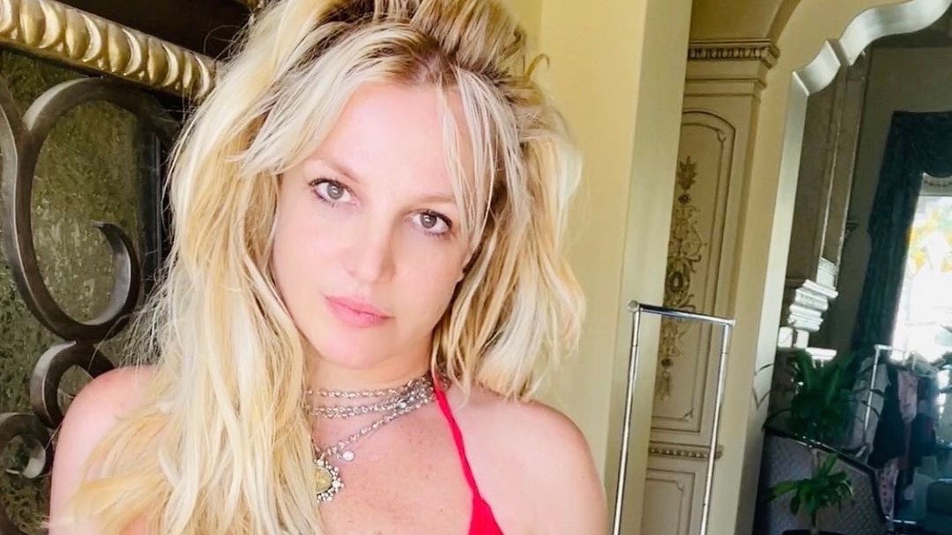 Britney Spears comemora poder tomar café e sacar dinheiro após fim da tutela do pai