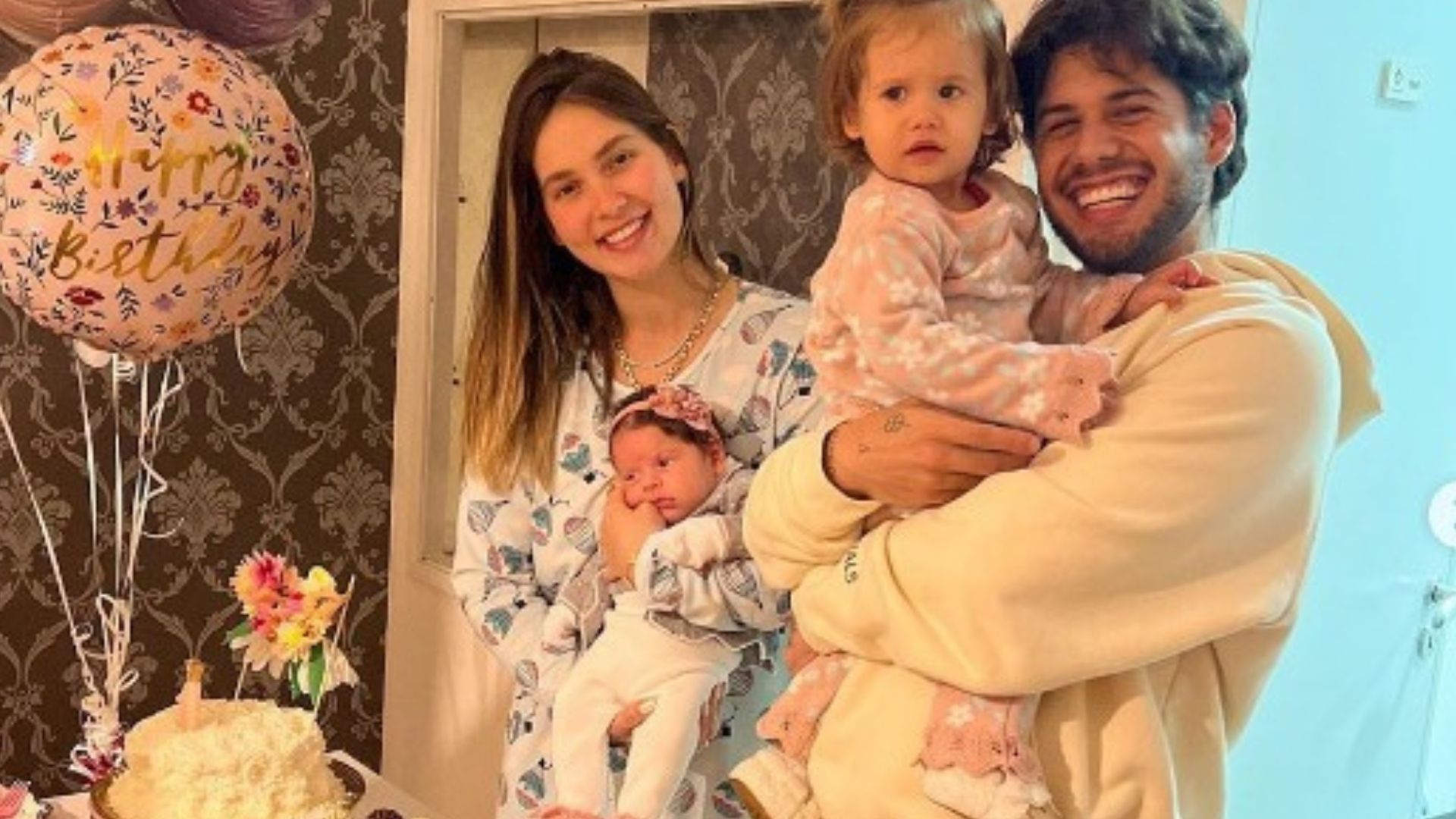 Virginia e Zé Felipe celebram primeiro mesversário de Maria Flor