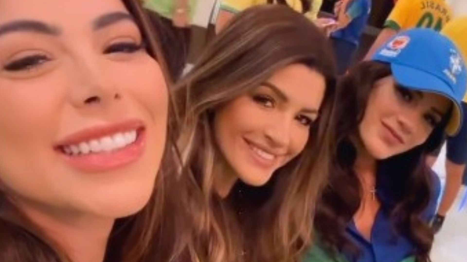 Mulheres dos jogadores da seleção se reúnem para assistir estreia do Brasil na Copa