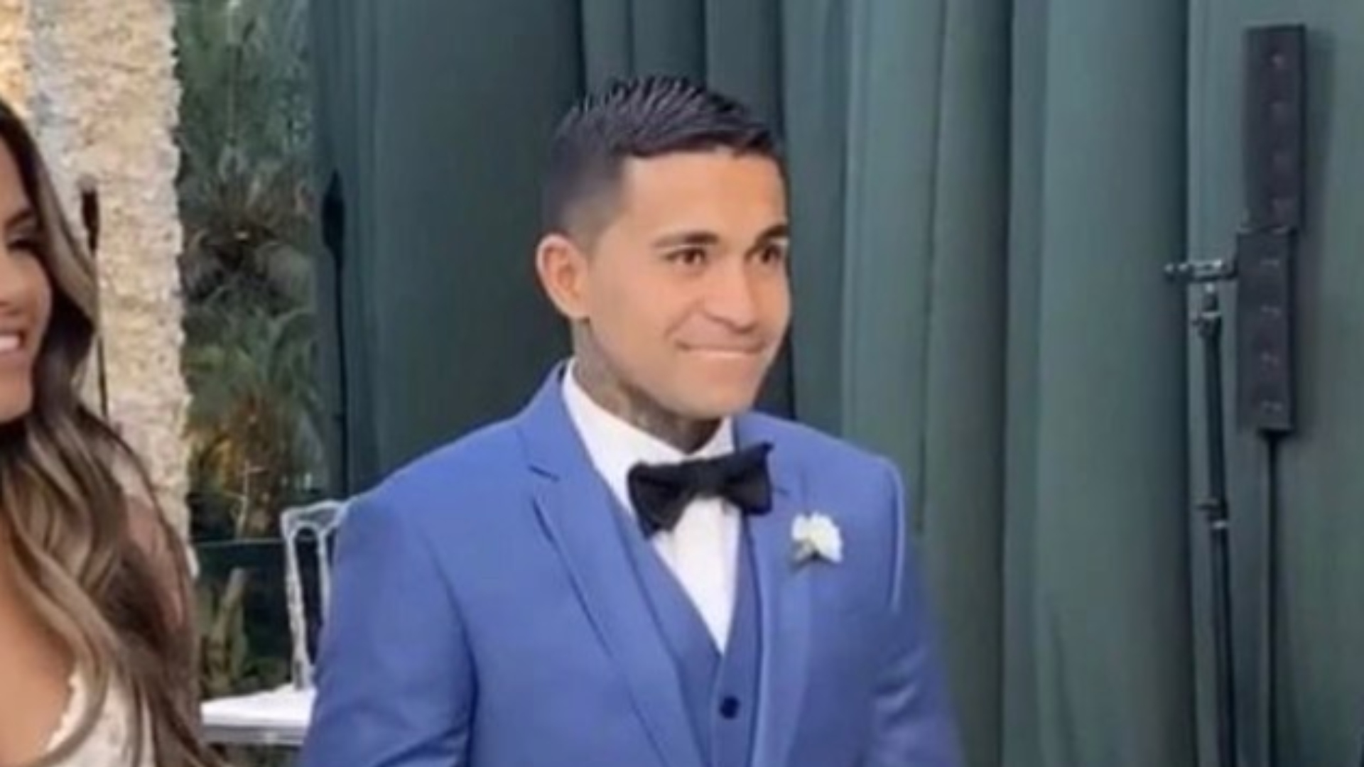Dudu, jogador do Palmeiras, se casa após dois anos de namoro com empresária