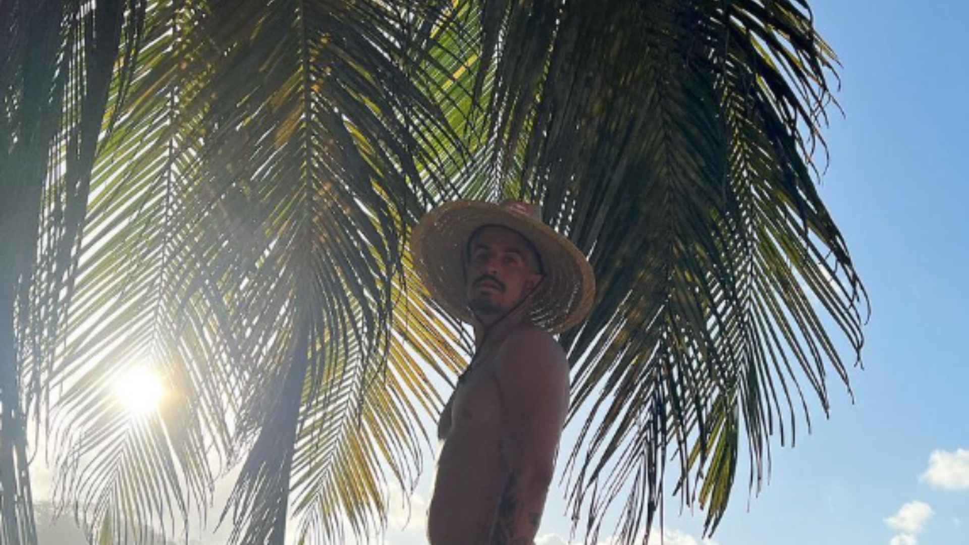 Enzo Celulari encanta seguidores com imagens de sua viagem por Fernando de Noronha