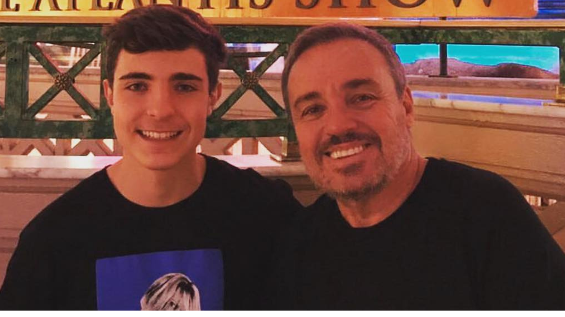 Equipe de Gugu Liberato usa as redes sociais para parabenizar o filho mais velho dele