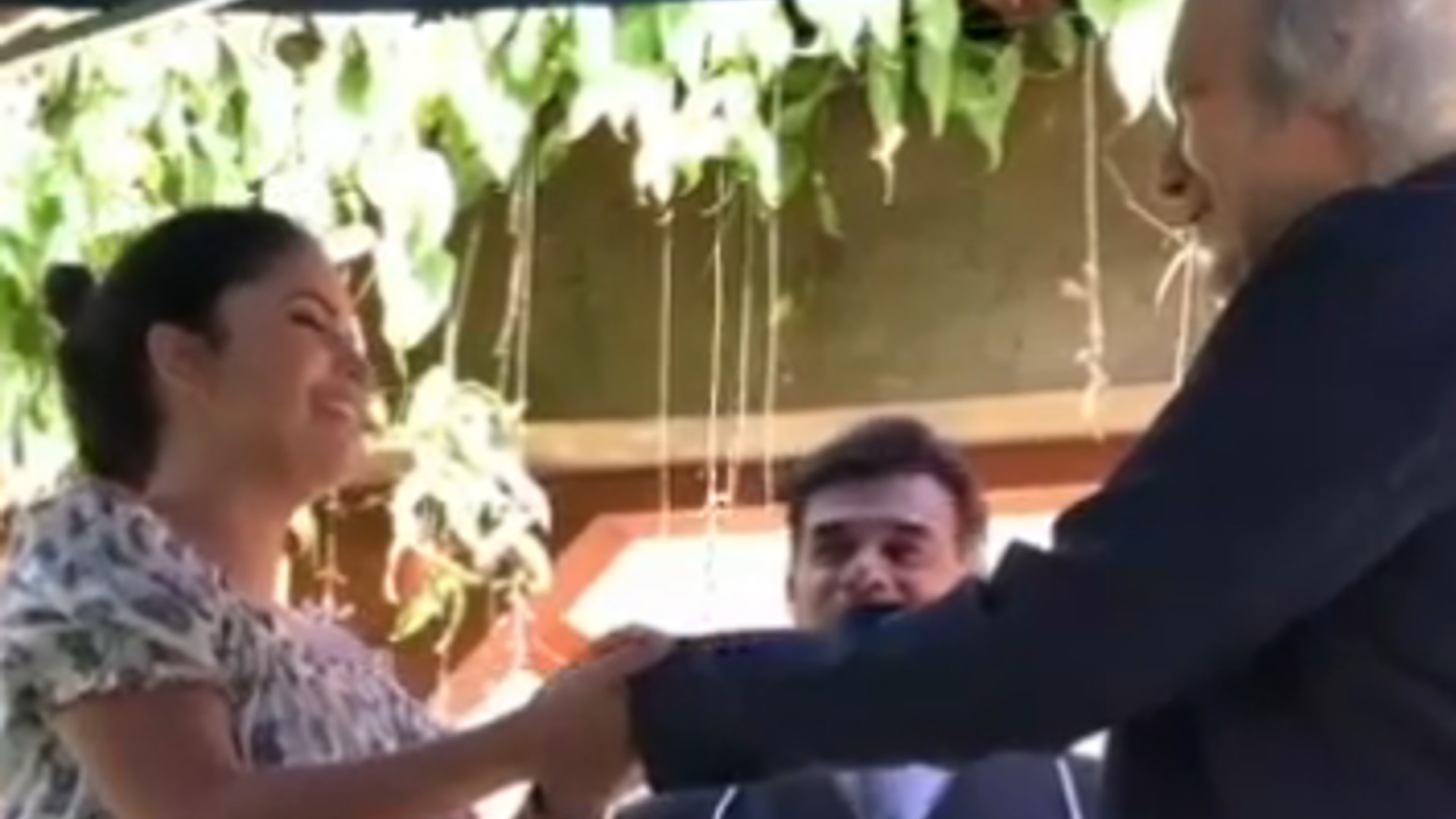 No sétimo dia de morte de Erasmo Carlos, viúva resgata vídeo do casamento; Veja!