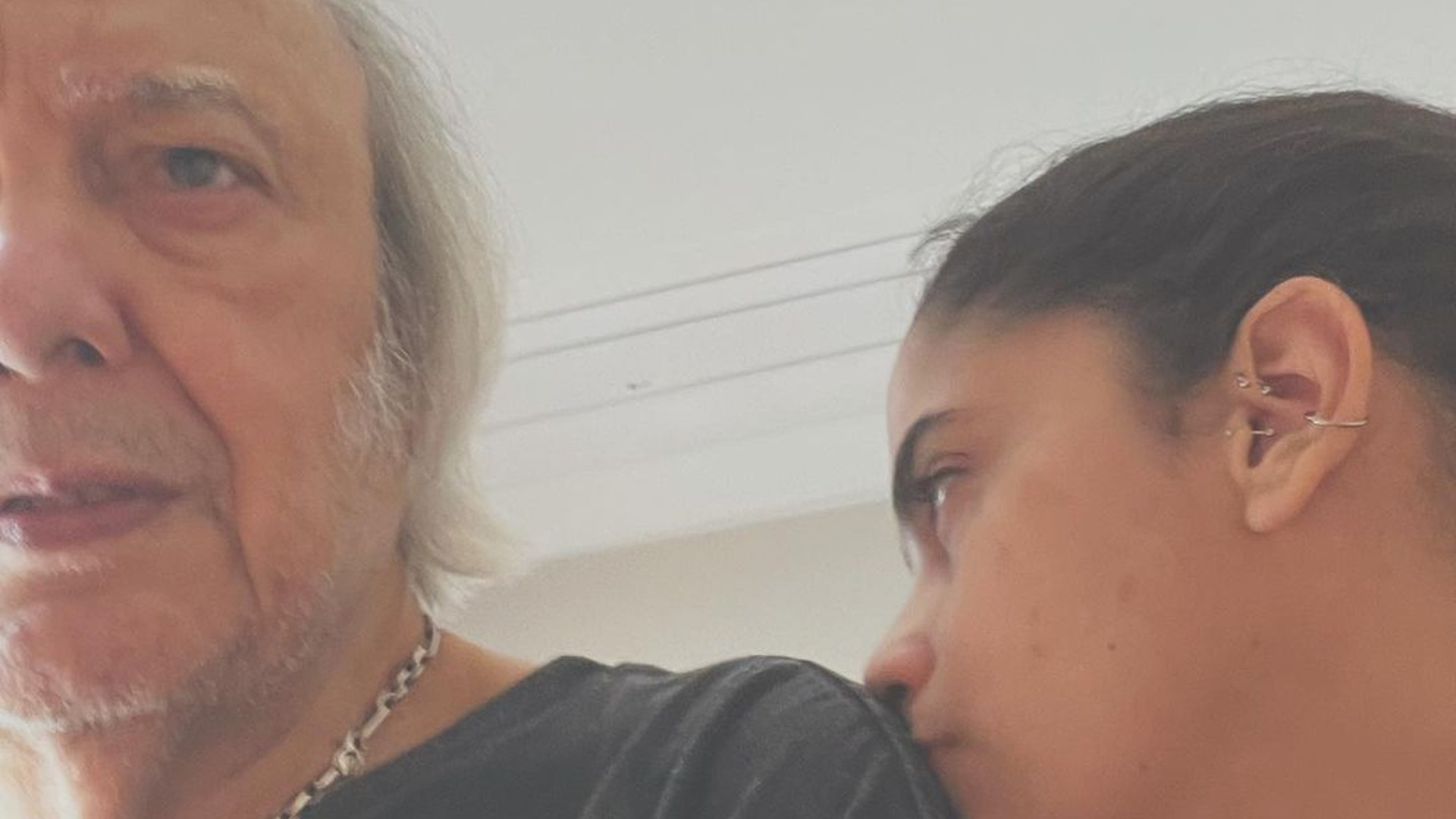 Viúva sonha com Erasmo Carlos e se irrita: “Não era você, era o trauma”