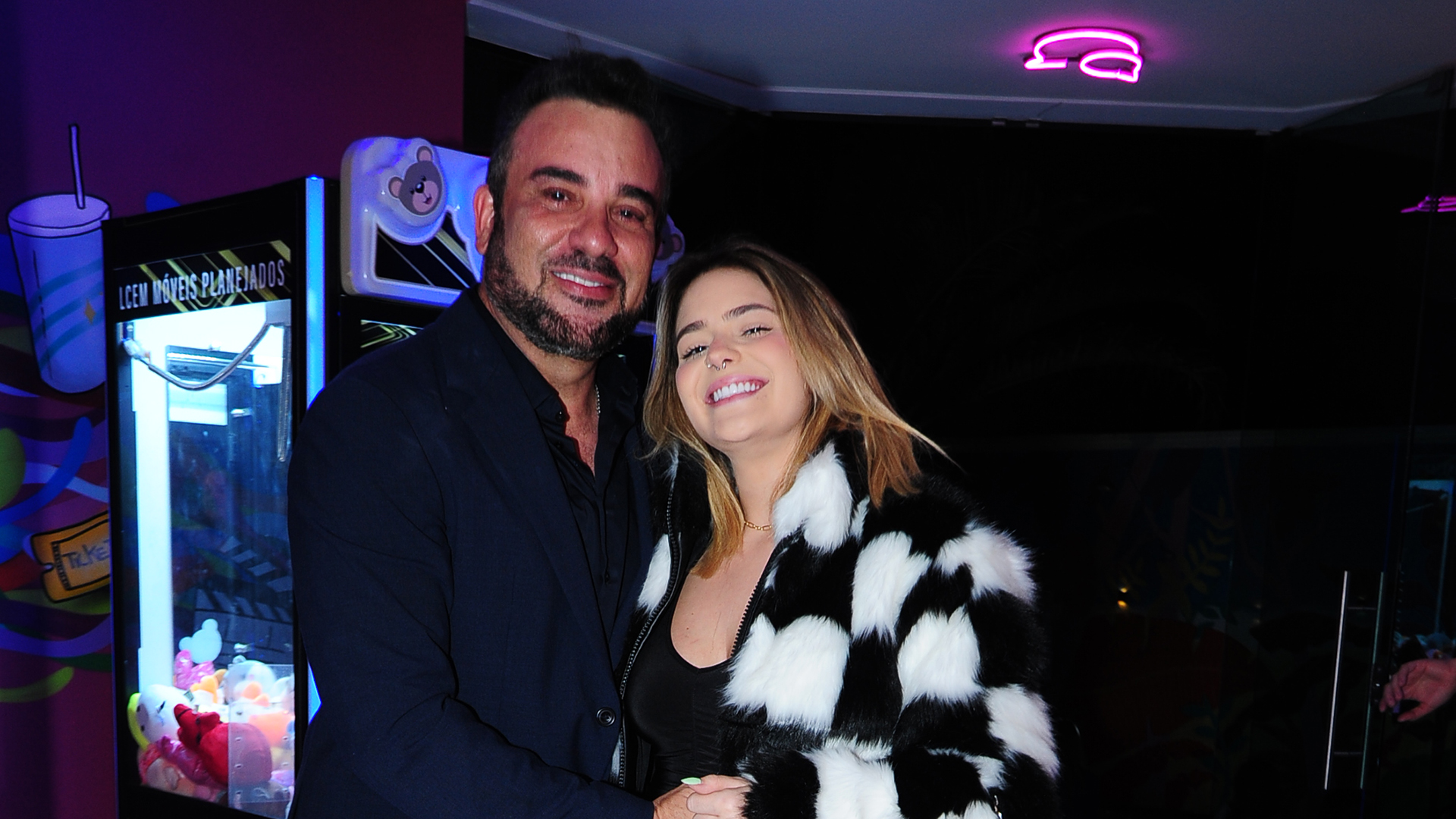 Pai de Viih Tube celebra a gravidez da filha: ‘Vou ser um vô babão’