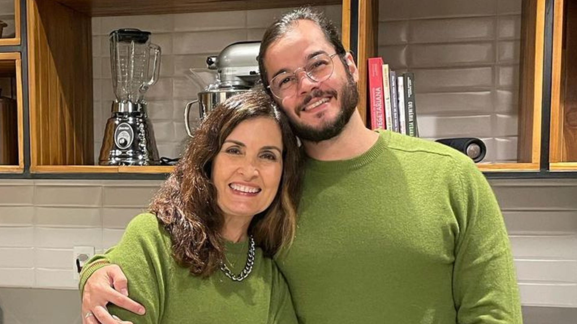 Fátima Bernardes publica ‘tbt’ romântico ao lado do namorado Túlio Gadelha