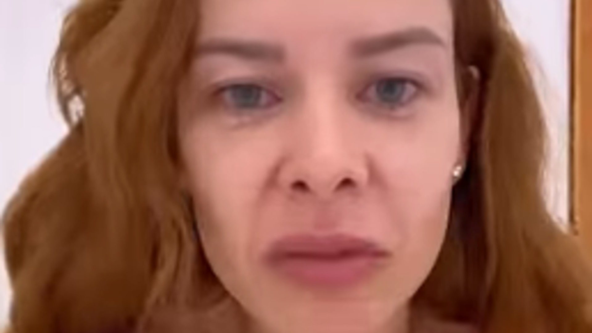 Fernanda Souza recebe elogios por pele sem maquiagem: “Minha namorada também ama”