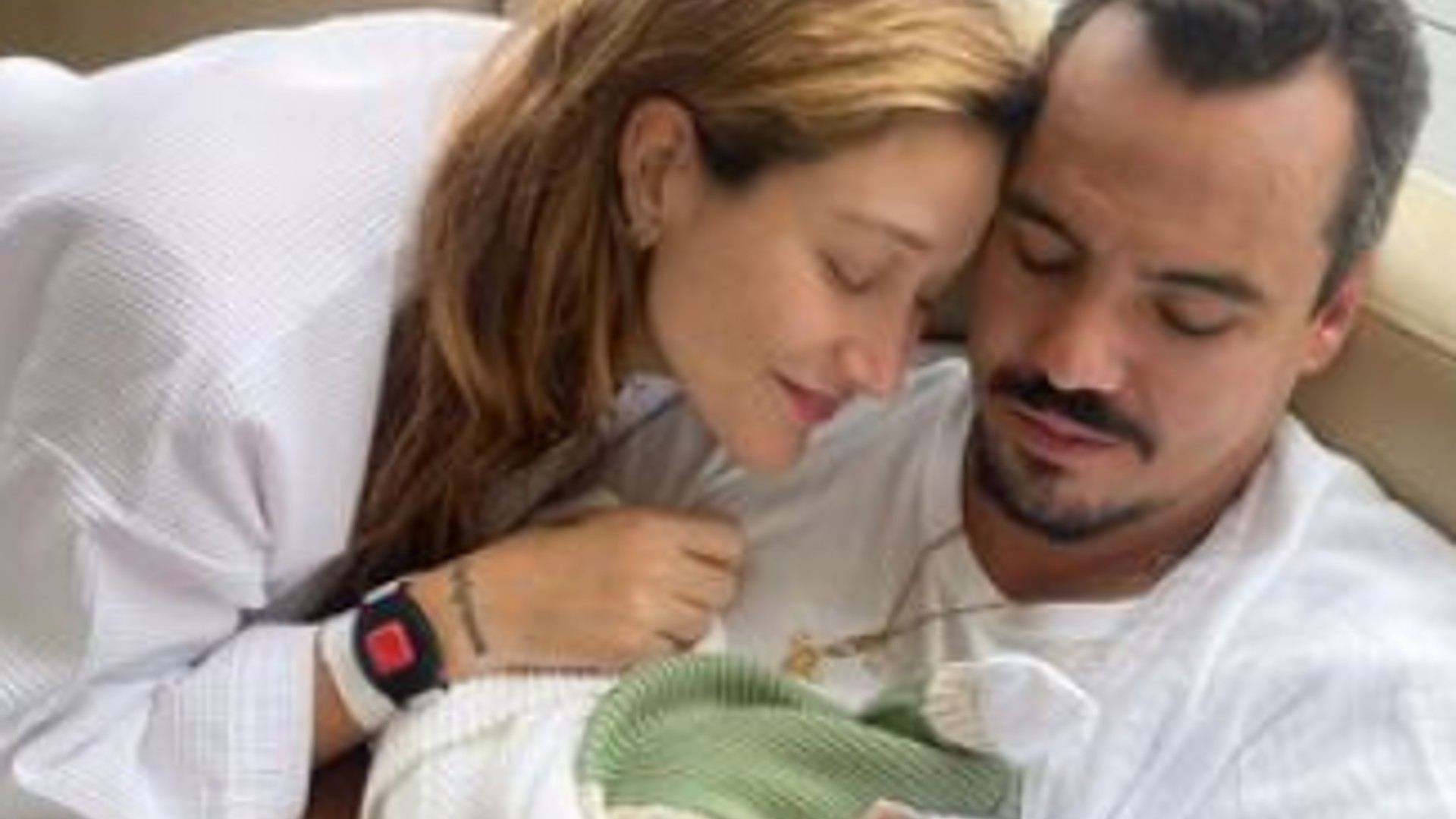 Gabriela Pugliesi decide não dar banho em filho recém-nascido: “nutritivo”