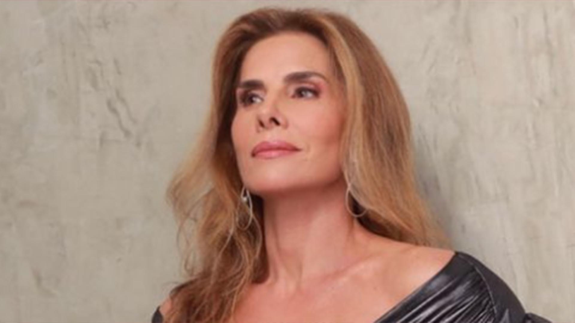 Recém-separada, Helena Fernandes surge com decote profundo em novo ensaio