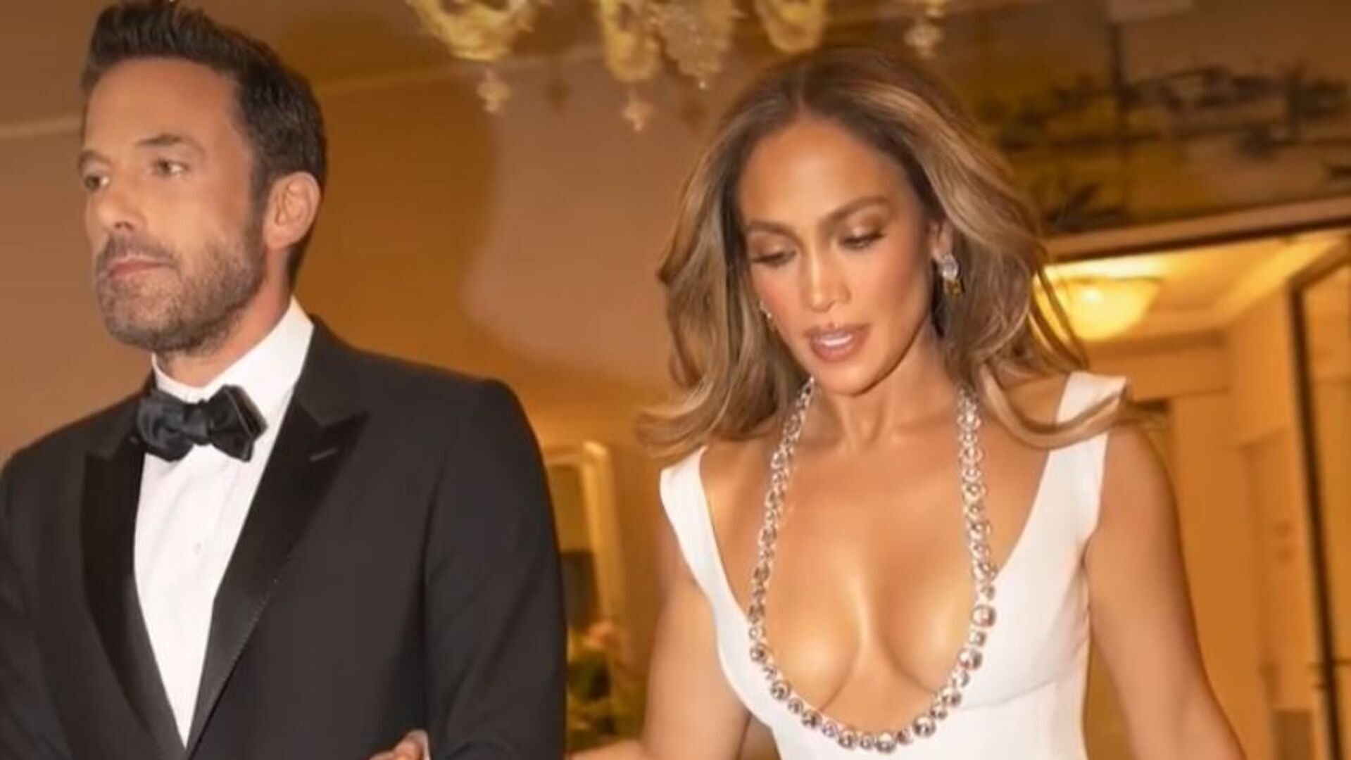 Jennifer Lopez comenta sobre pegar o sobrenome de Ben Affleck após casamento com o ator
