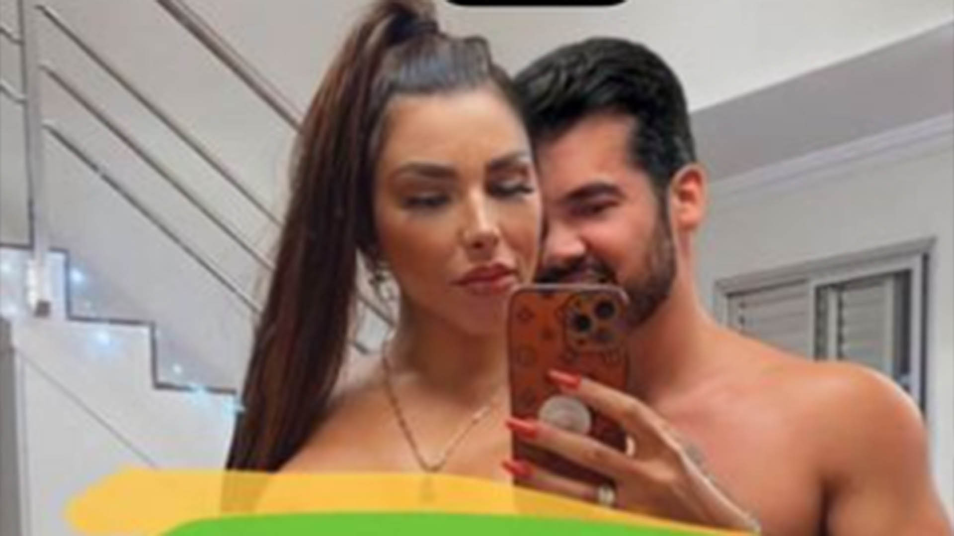 Jenny Miranda aparece nua em foto ousada com o noivo